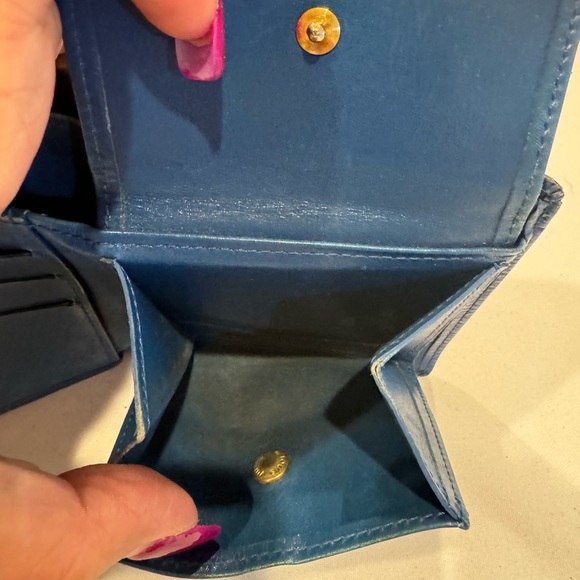 Authentic Louis Vuitton Epi men’s wallet - Picture 5 of 14